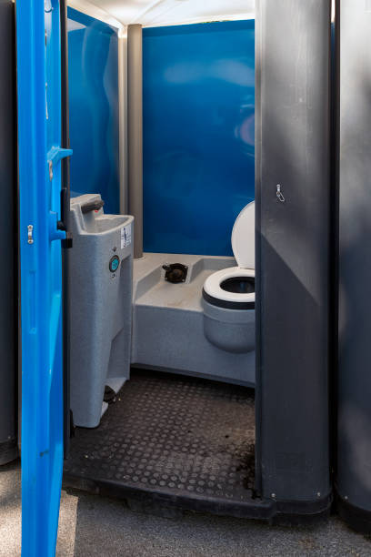 Best Portable restroom trailer rental  in Waverly, VA