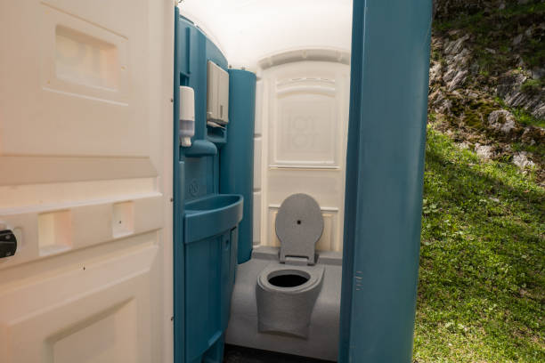Best Construction site porta potty rental  in Waverly, VA